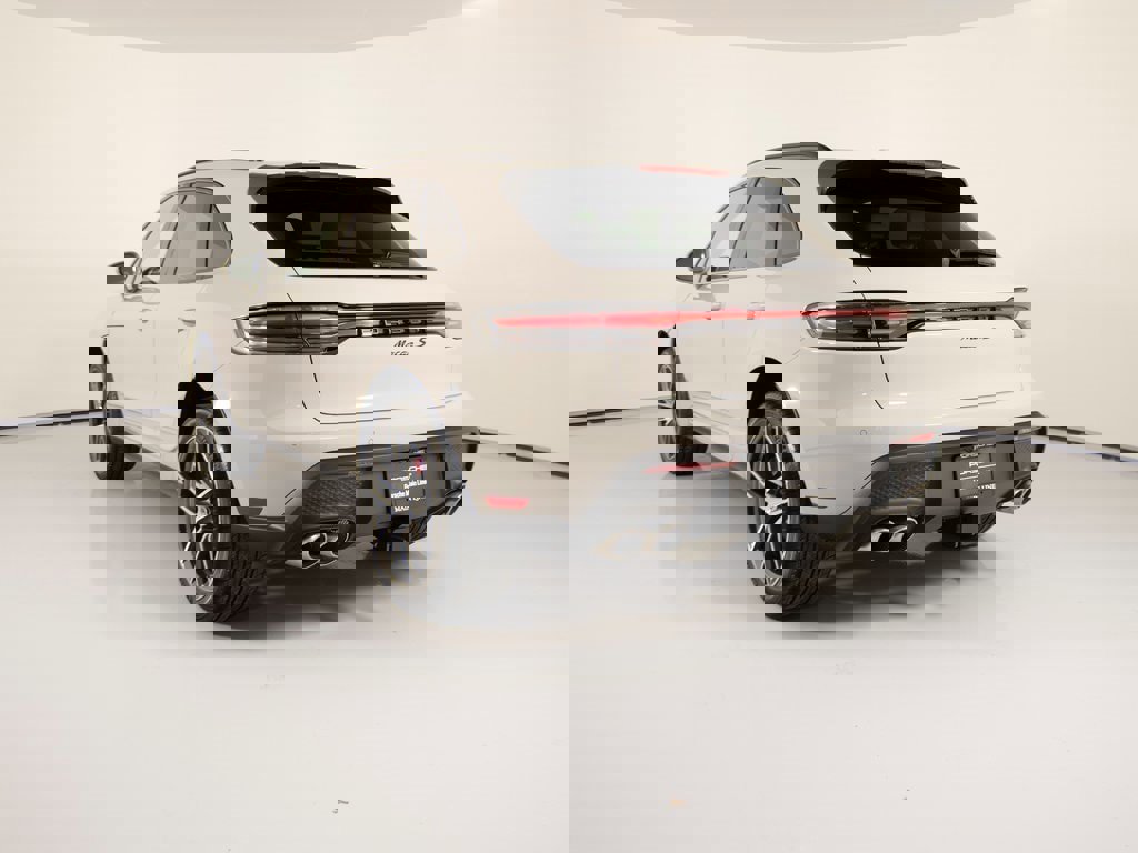 New 2026 Porsche Macan S image 3