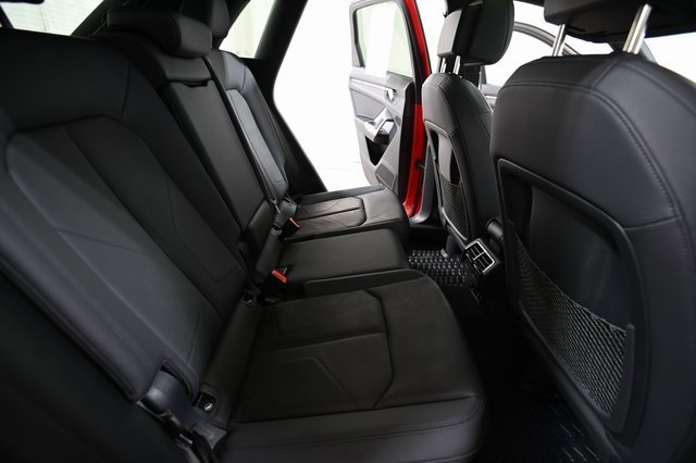 Used 2024 Audi Q3 2.0T Premium image 27