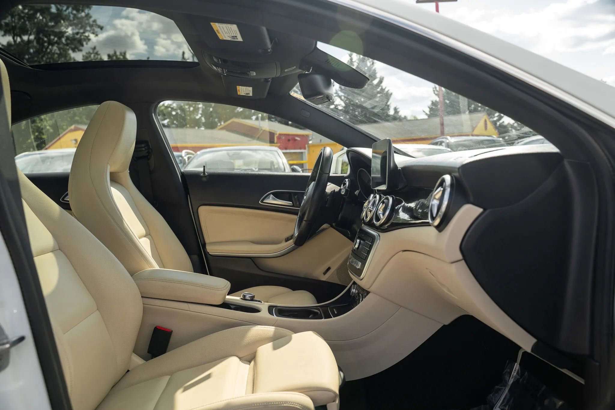 Used 2018 Mercedes-Benz CLA 250 image 11