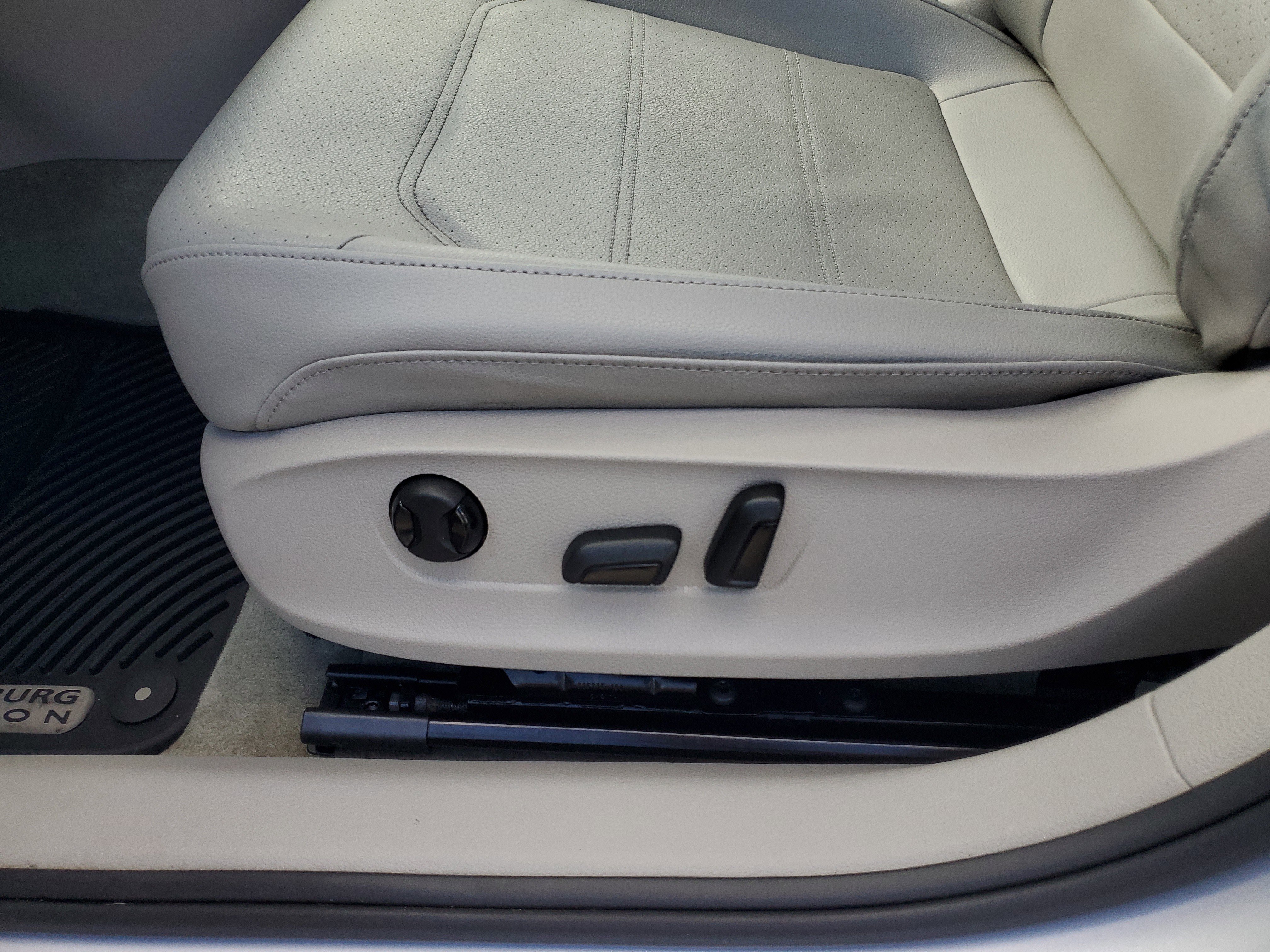 Used 2015 Volkswagen Passat 1.8T S image 13