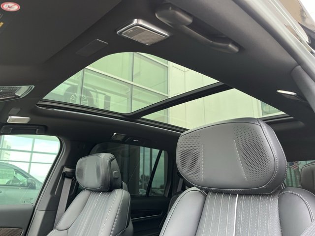 Certified 2026 Cadillac Vistiq Sport w/ LPO, Floor Liner Package image 12