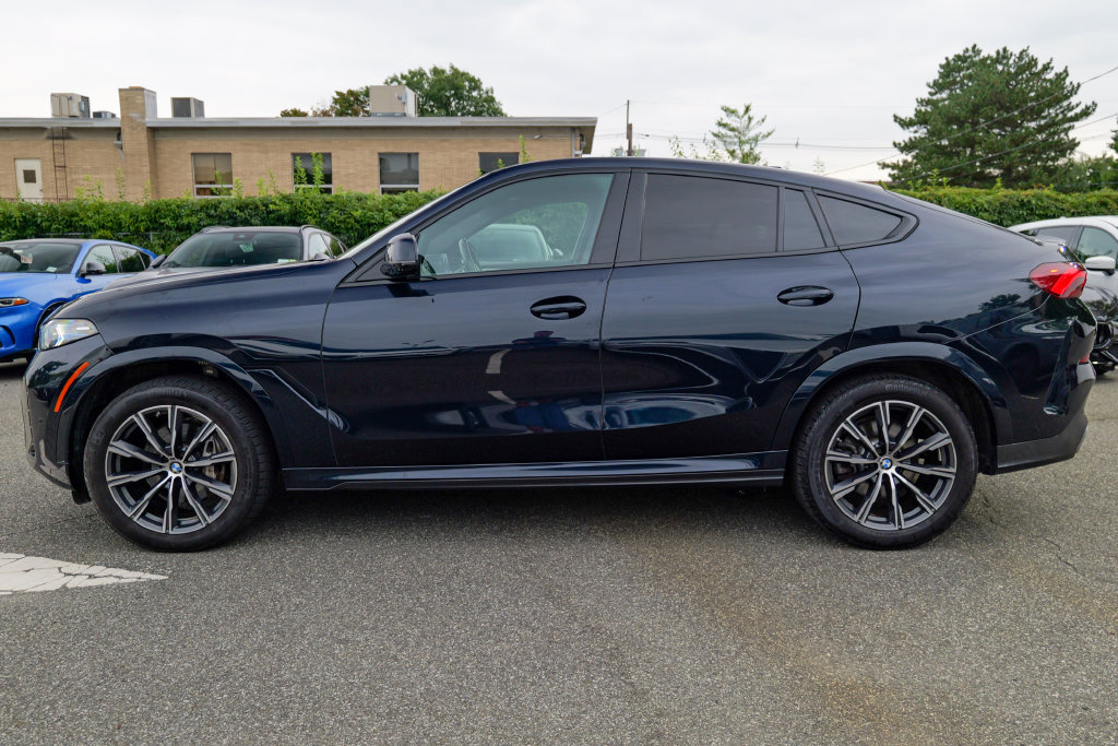 Used 2024 BMW X6 xDrive40i w/ Premium Package AWD/4WD image 4