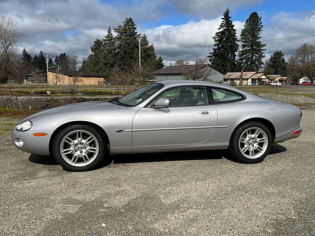 Used 2001 Jaguar XK8 Coupe RWD image 3