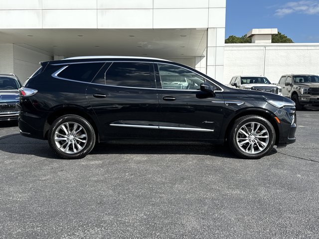 Used 2022 Buick Enclave Avenir w/ Avenir Technology Package AWD/4WD image 2