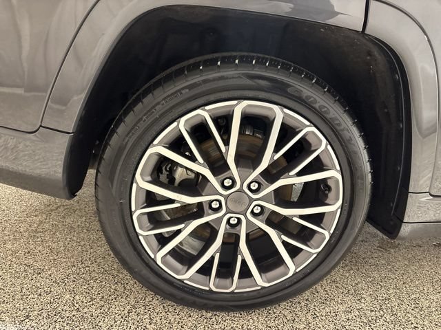 Used 2024 Jeep Grand Cherokee L Summit AWD/4WD image 33