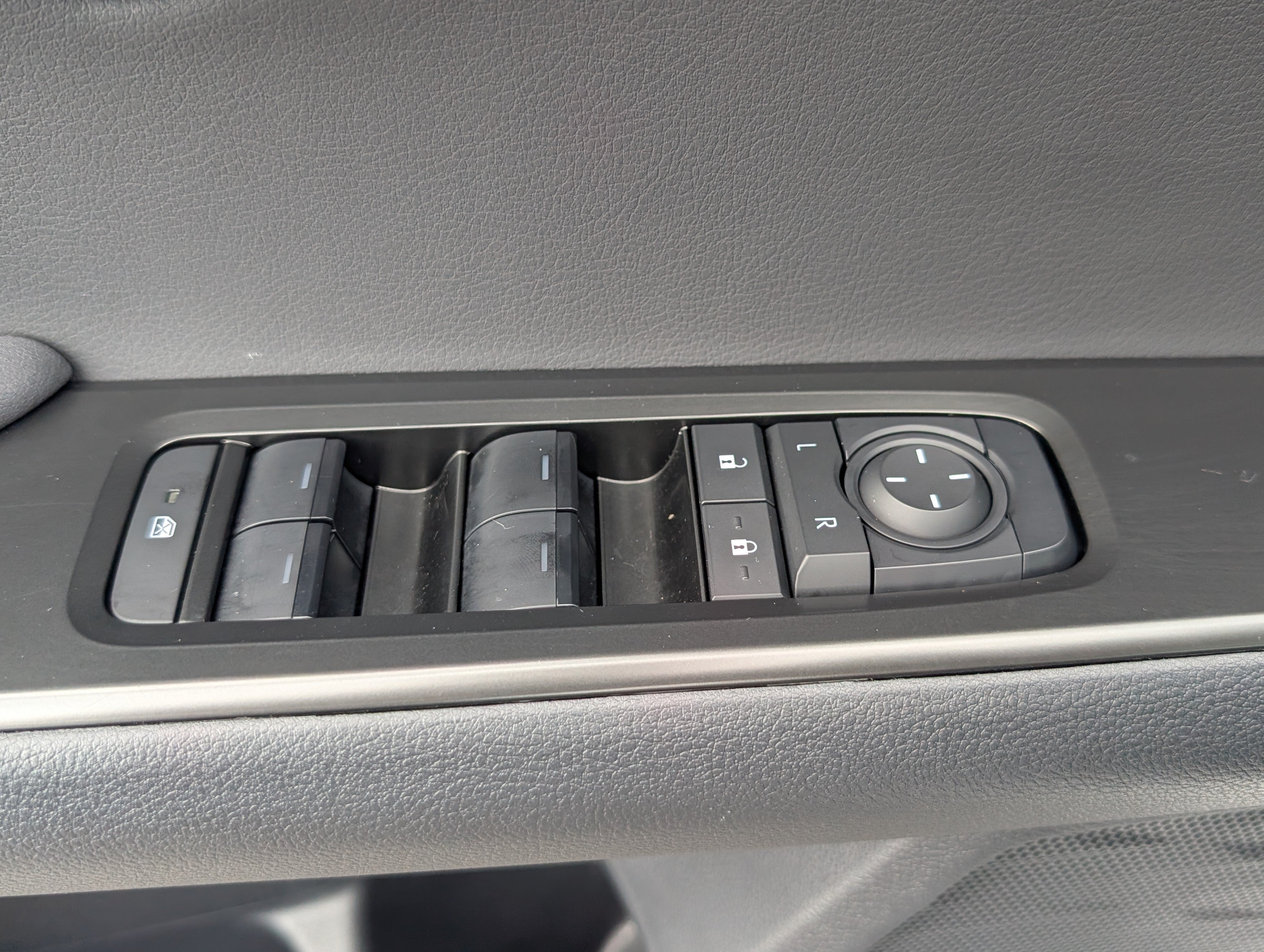 Used 2025 Lexus UX 300h AWD w/ Accessory Package (Z1) image 20