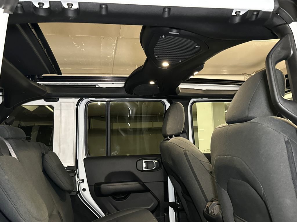 Used 2024 Jeep Wrangler Unlimited Sahara image 14