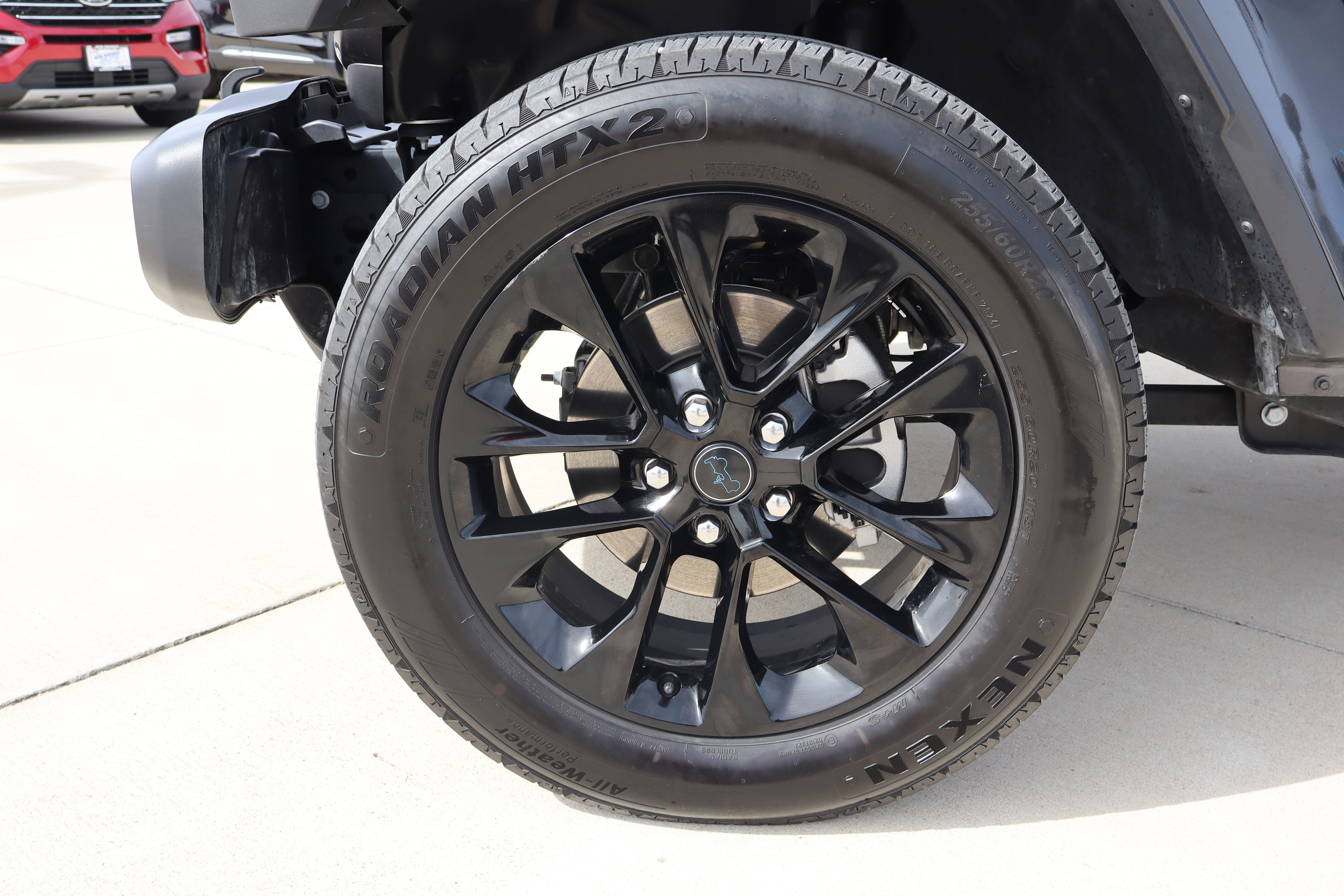 Used 2025 Jeep Wrangler Sahara w/ Safety Group image 29