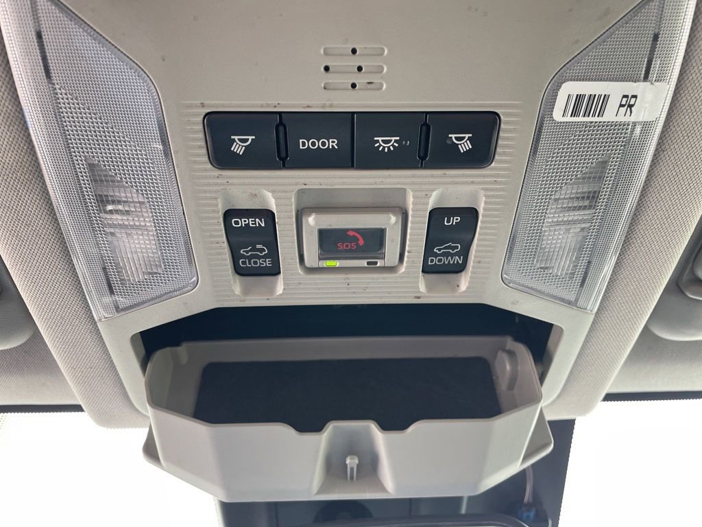 Used 2020 Toyota RAV4 XLE w/ Convenience Package AWD/4WD image 19