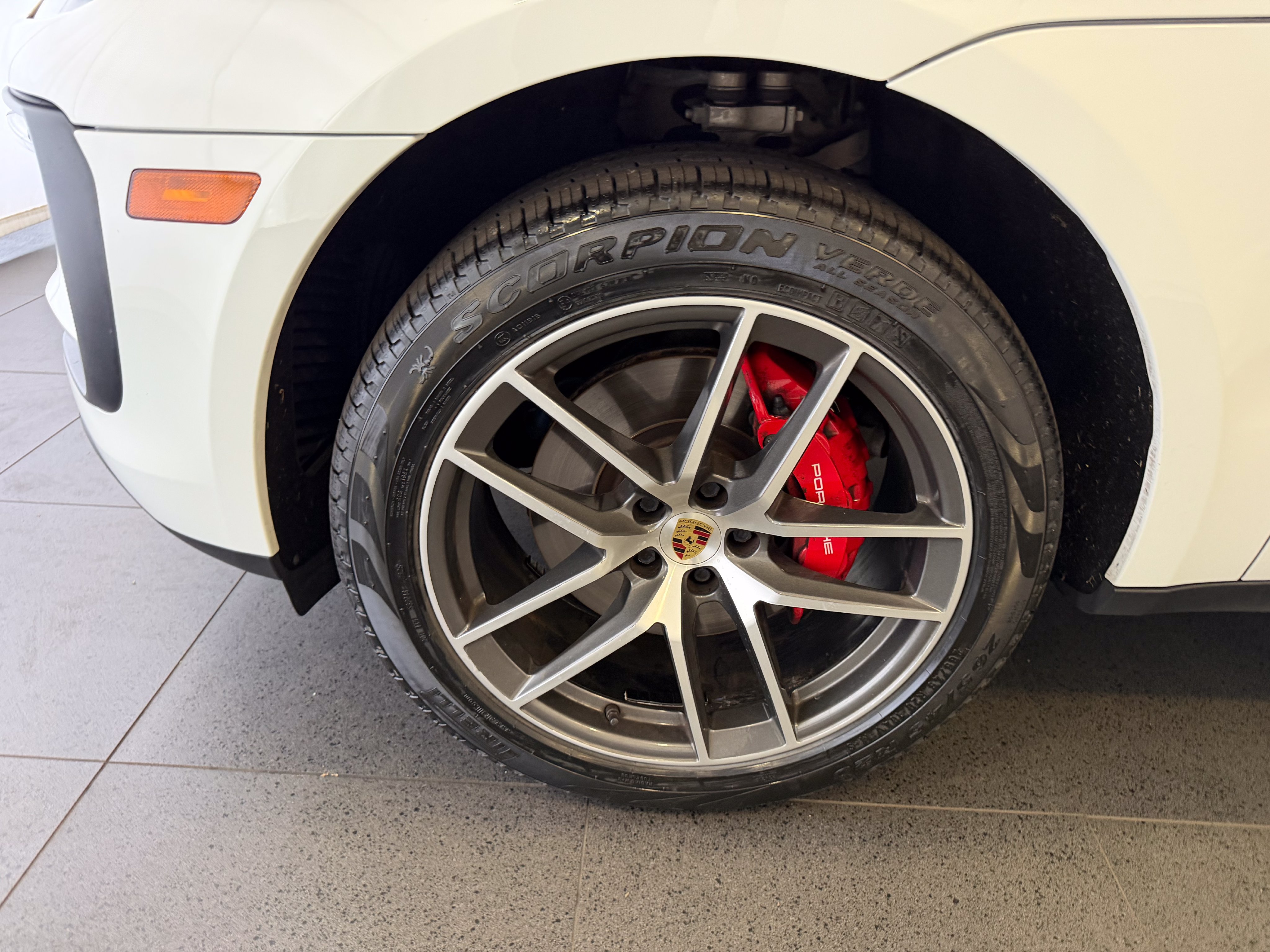 Certified 2022 Porsche Macan S AWD/4WD image 10