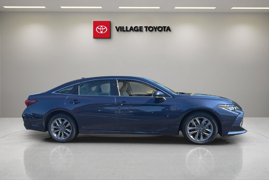 Certified 2019 Toyota Avalon XLE w/ Moonroof Package FWD image 6
