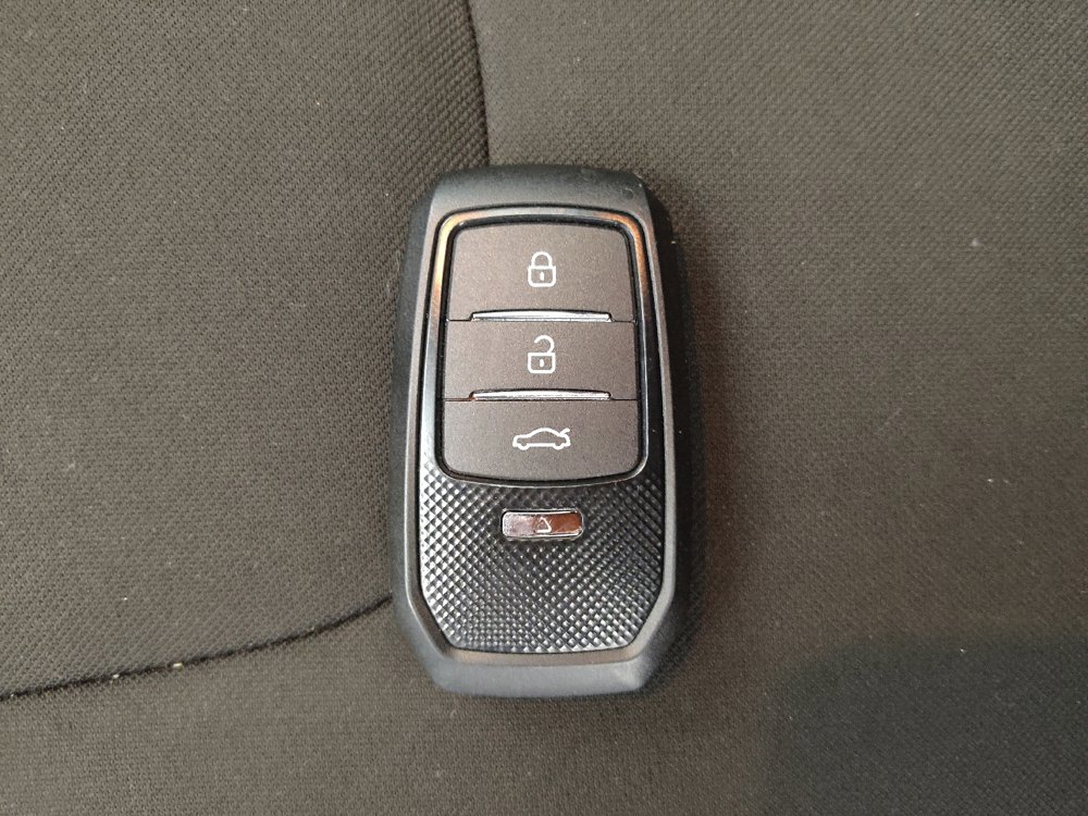 Used 2021 Hyundai Elantra SEL w/ Convenience + Premium Package FWD image 32
