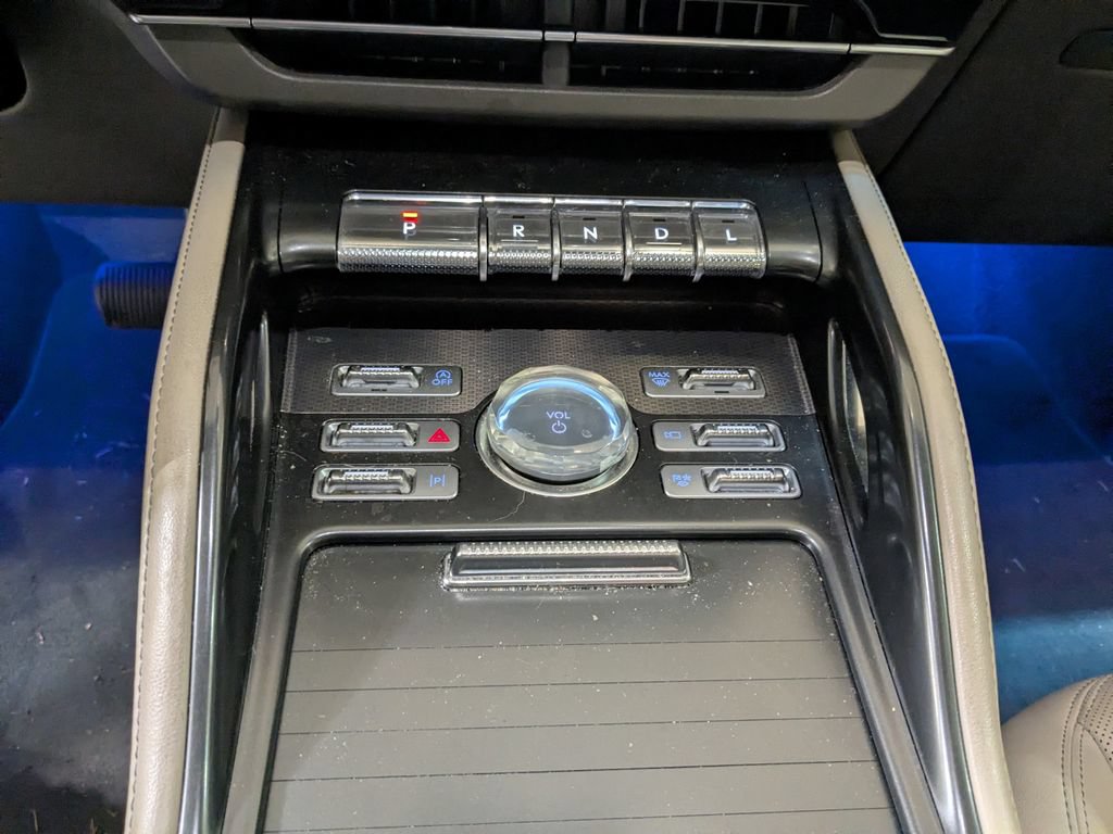 Used 2024 Lincoln Nautilus Premier w/ Equipment Group 102A AWD/4WD image 13