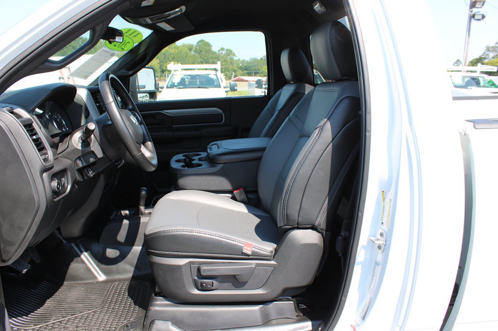 Used 2024 RAM 2500 Tradesman w/ Chrome Appearance Group AWD/4WD image 14