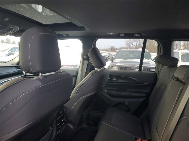 New 2025 Jeep Grand Cherokee Laredo X w/ Luxury Tech Group I image 10