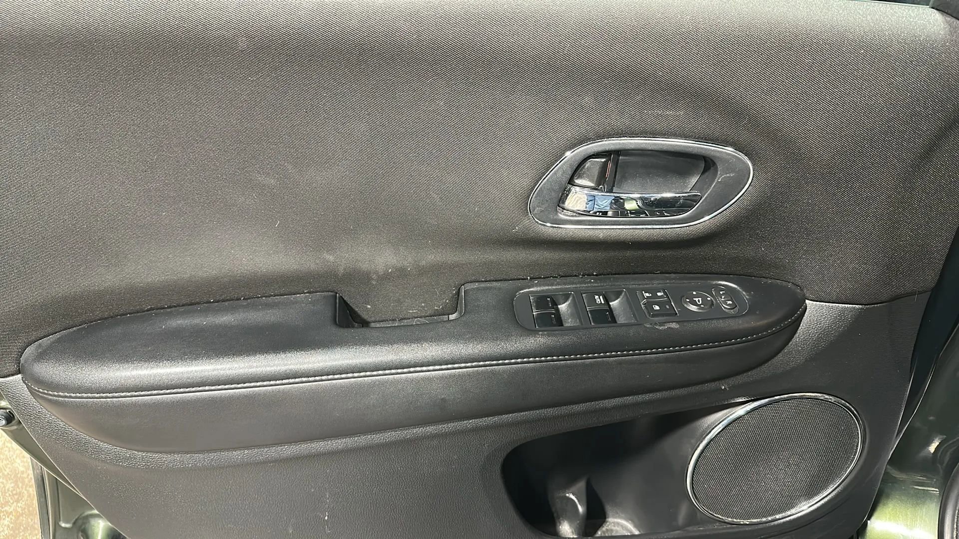 Used 2017 Honda HR-V EX image 10