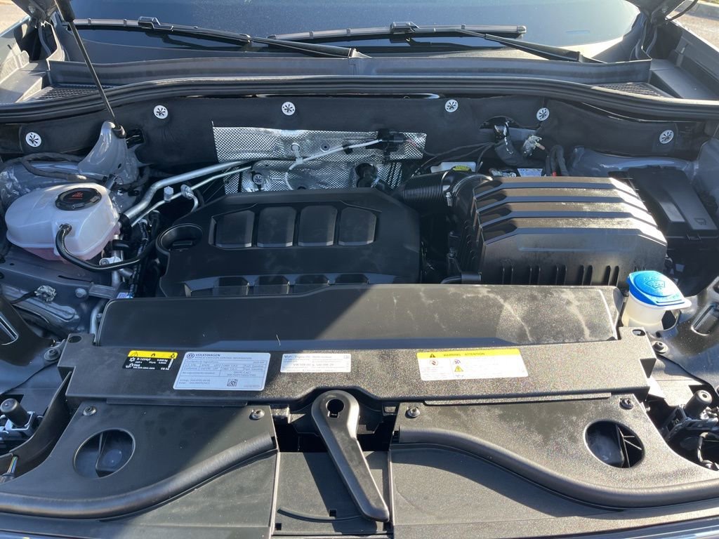 Used 2025 Volkswagen Atlas Peak Edition SE image 11