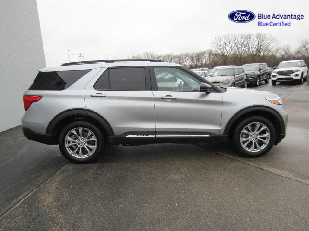 Certified 2024 Ford Explorer XLT w/ Equipment Group 202A AWD/4WD image 8