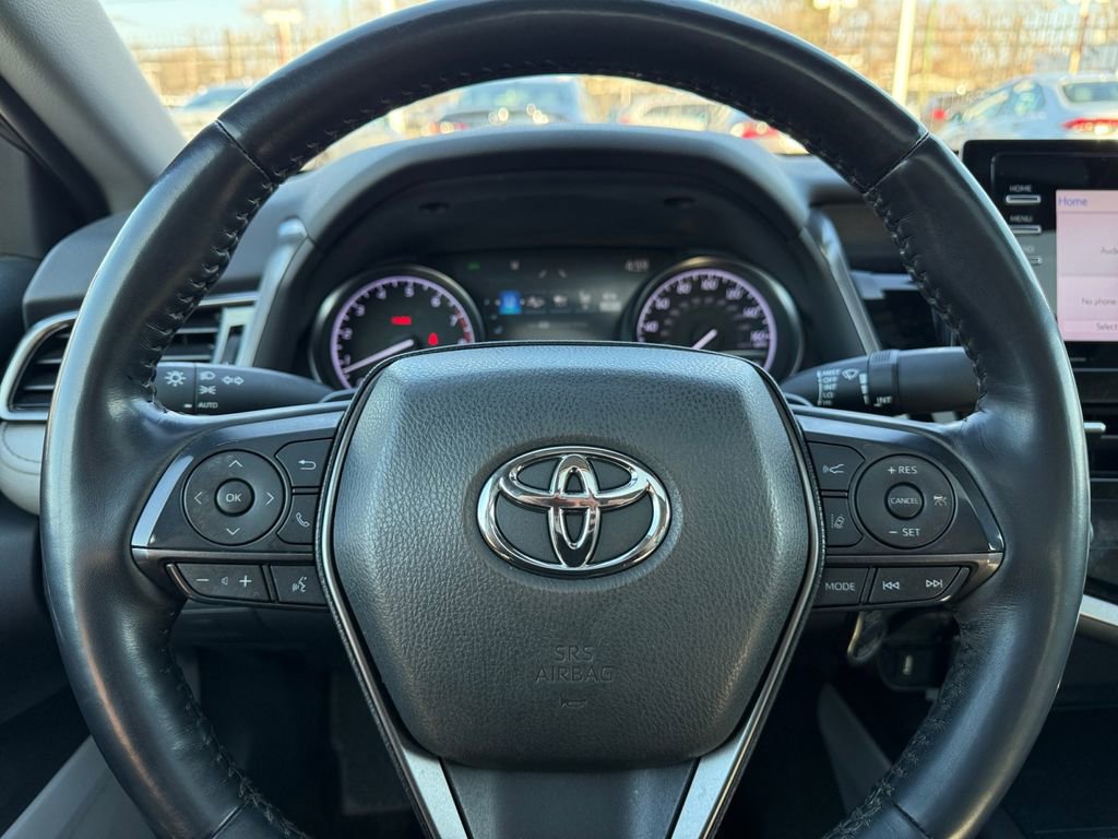 Used 2021 Toyota Camry SE w/ Cold Weather Package image 29