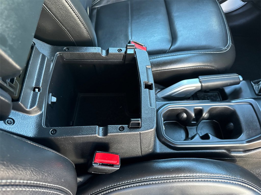 Certified 2022 Jeep Wrangler Unlimited Sahara w/ Cold Weather Group image 17