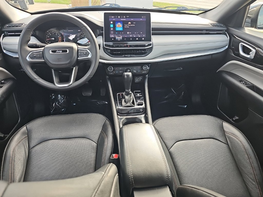 Certified 2023 Jeep Compass Limited AWD/4WD image 3