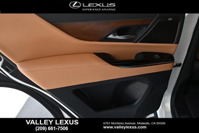 New 2026 Lexus LX 600 4WD w/ Luxury Package image 16