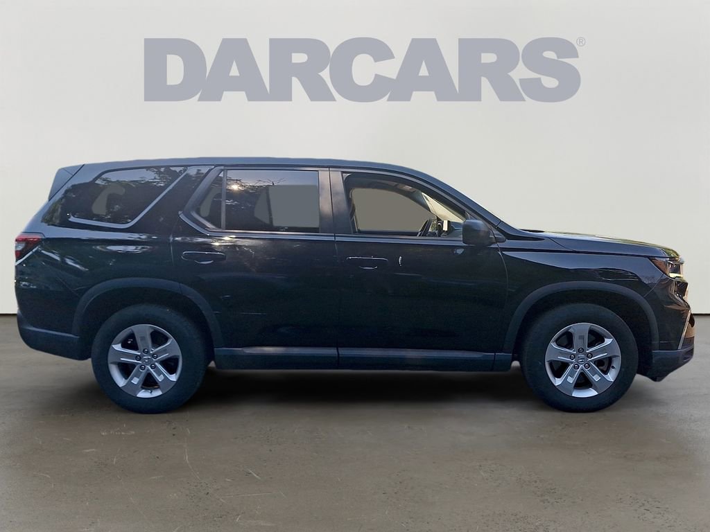 Used 2023 Honda Pilot LX image 7