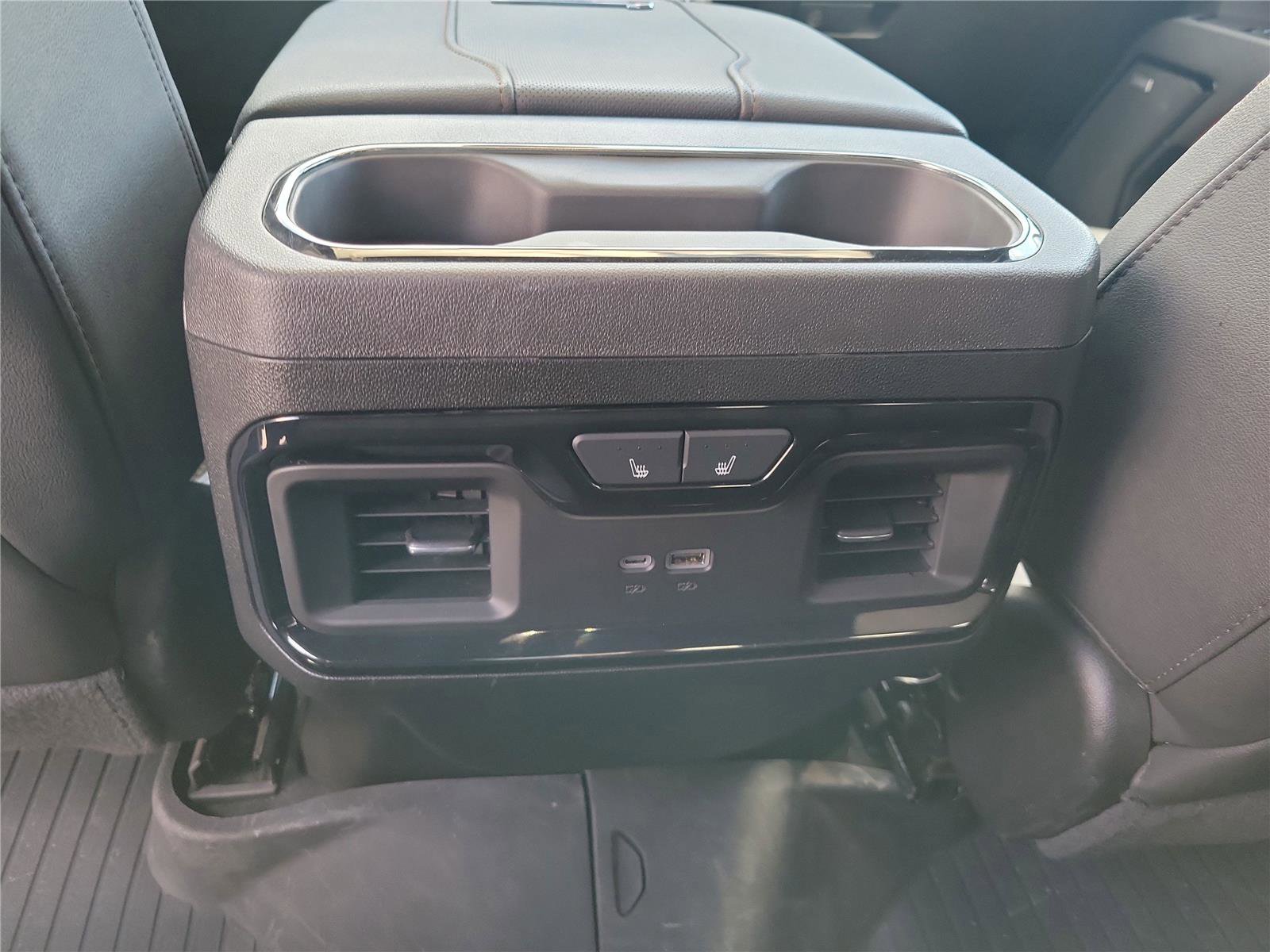 Used 2025 GMC Sierra 2500 AT4 w/ AT4 Premium Plus Package AWD/4WD image 11