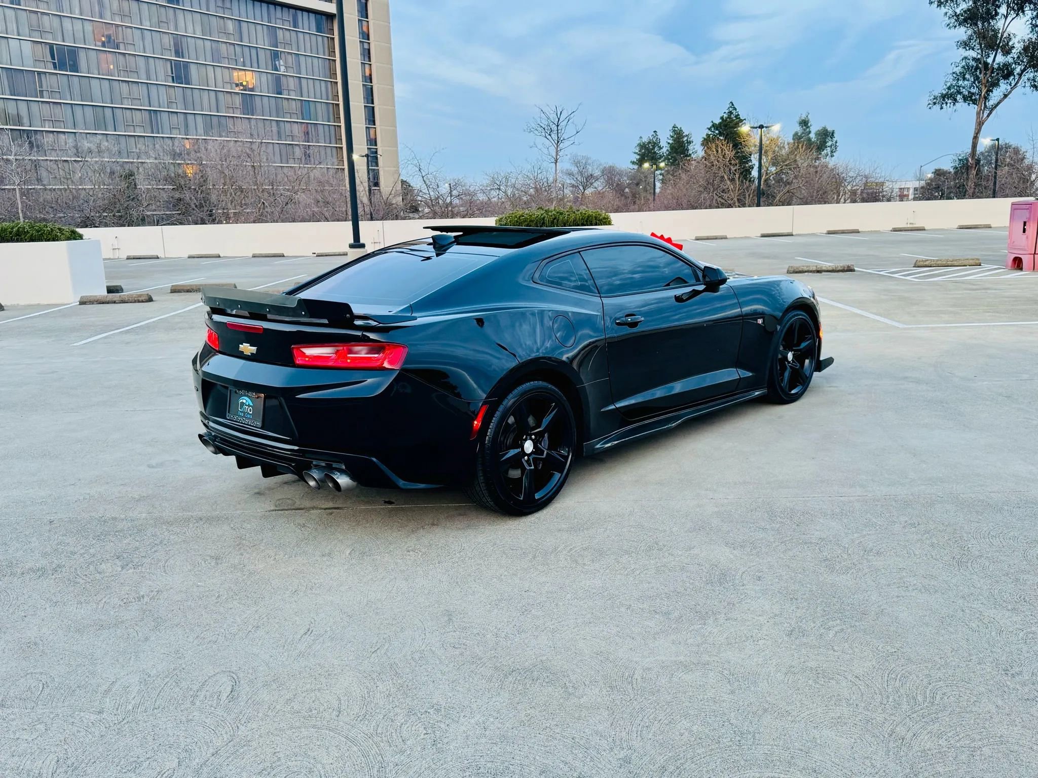 Used 2017 Chevrolet Camaro SS image 9