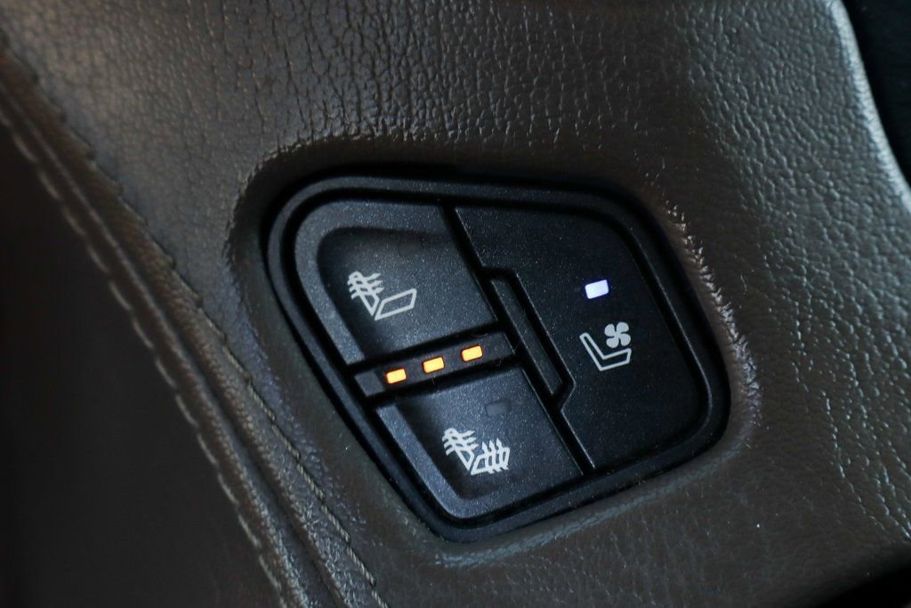 Used 2018 GMC Yukon Denali w/ Denali Ultimate Package image 37