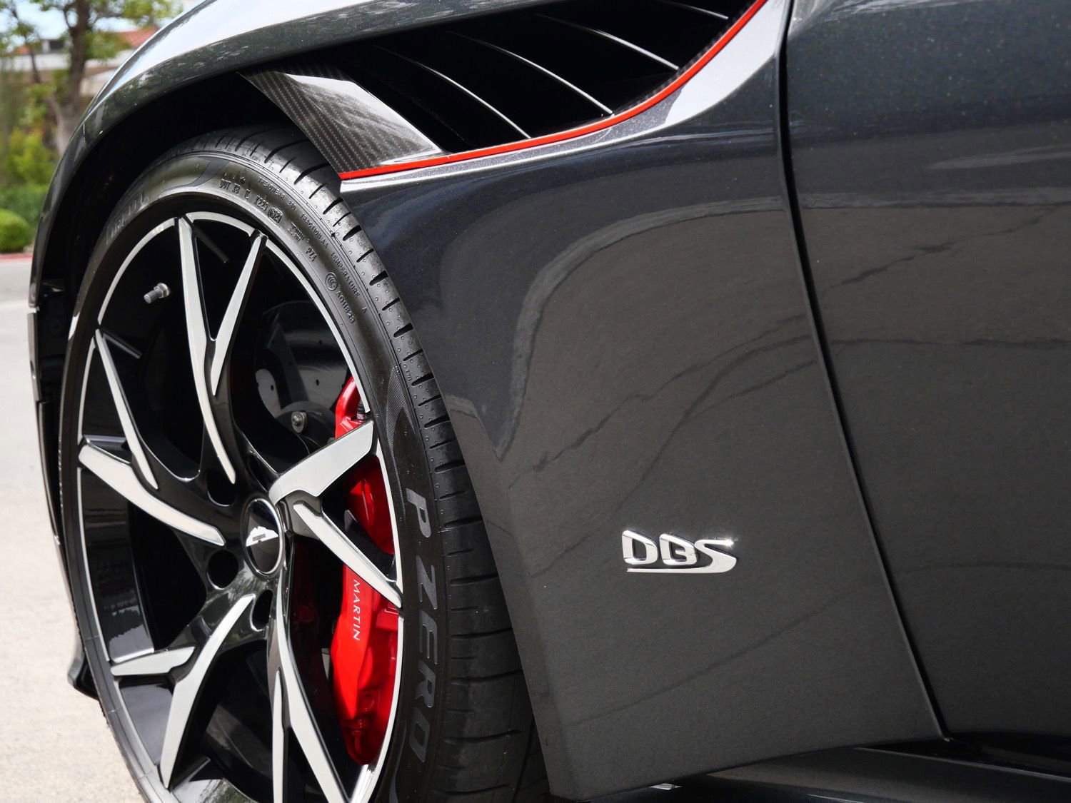 Used 2019 Aston Martin DBS Superleggera image 13