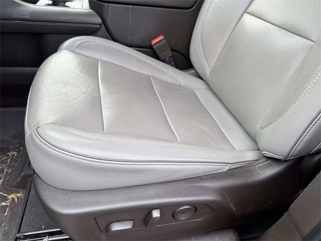 Used 2021 GMC Yukon XL SLT w/ SLT Premium Package image 24