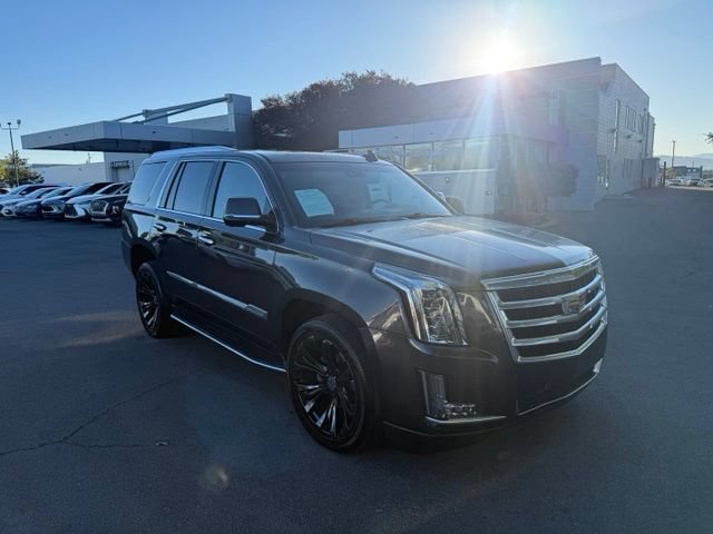 Used 2016 Cadillac Escalade Luxury AWD/4WD image 4