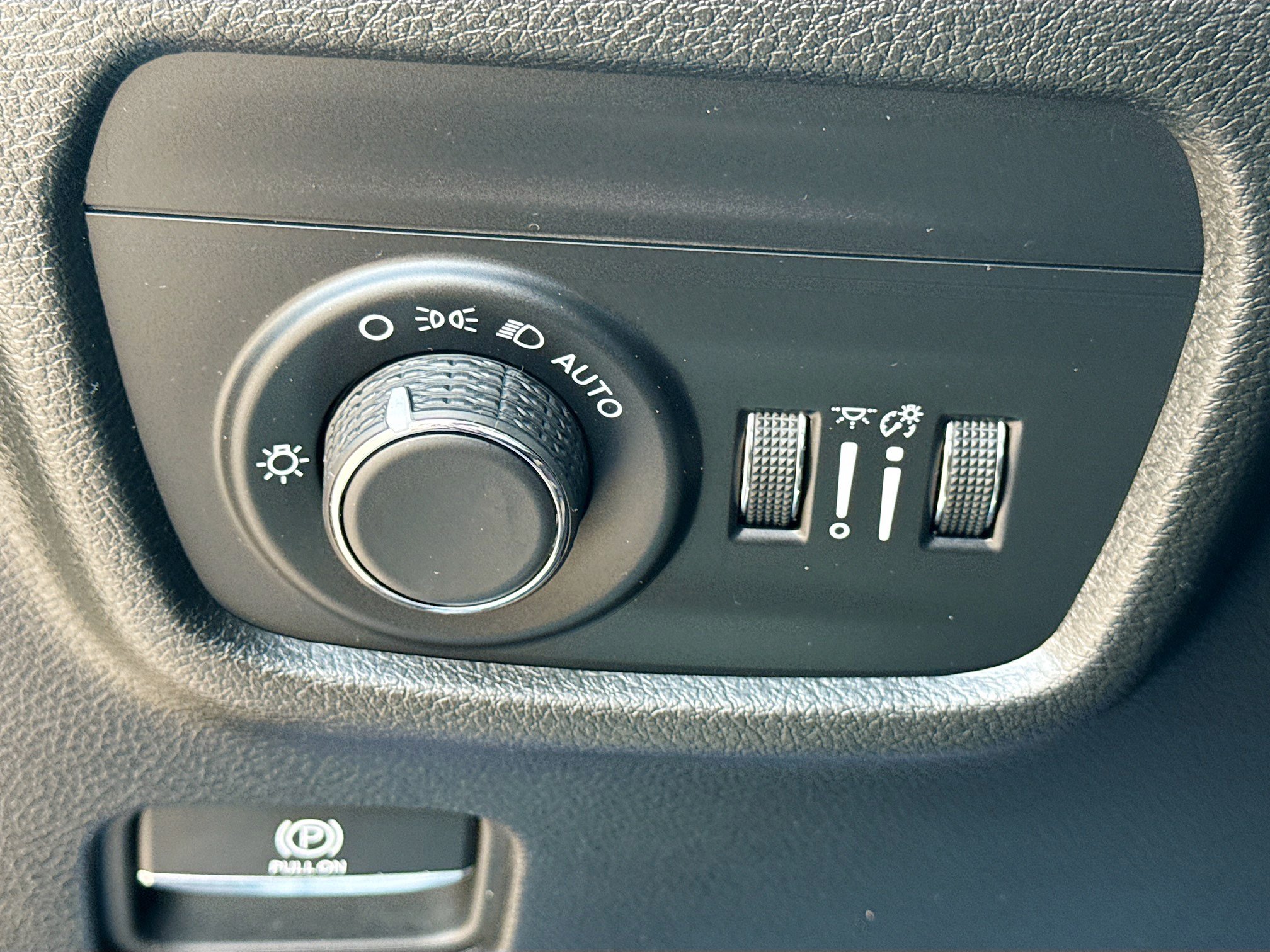 Used 2024 Jeep Grand Cherokee L Altitude AWD/4WD image 35