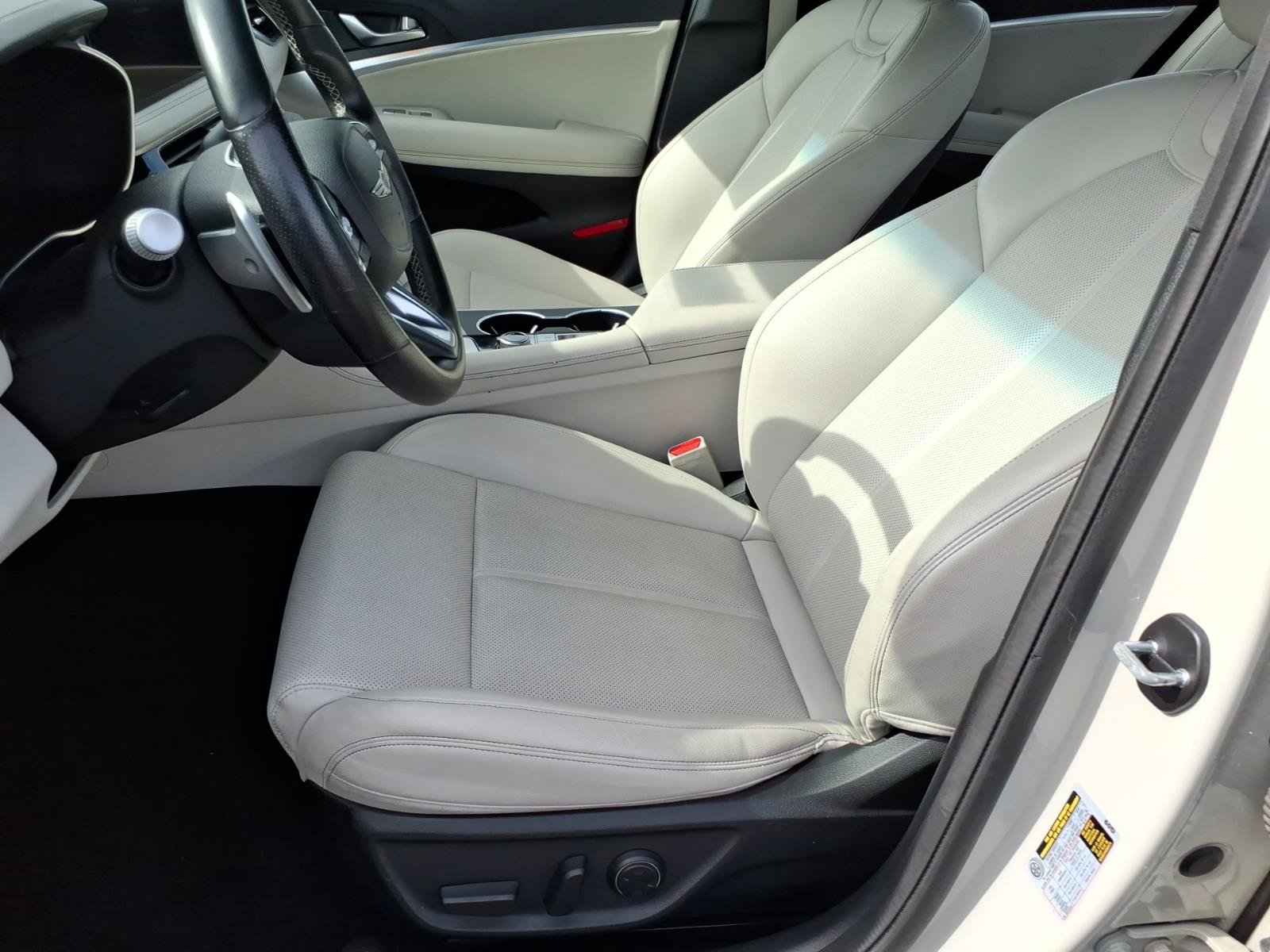 Used 2025 Genesis G70 2.5T AWD/4WD image 14