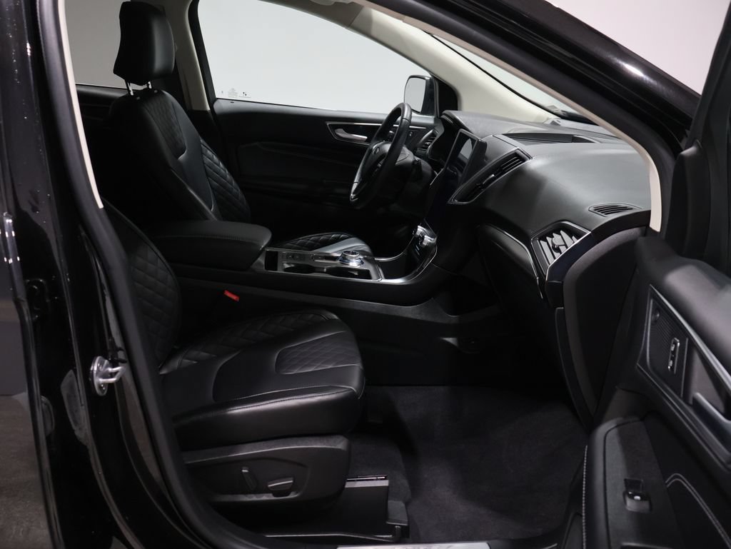 Used 2024 Ford Edge Titanium AWD/4WD image 24