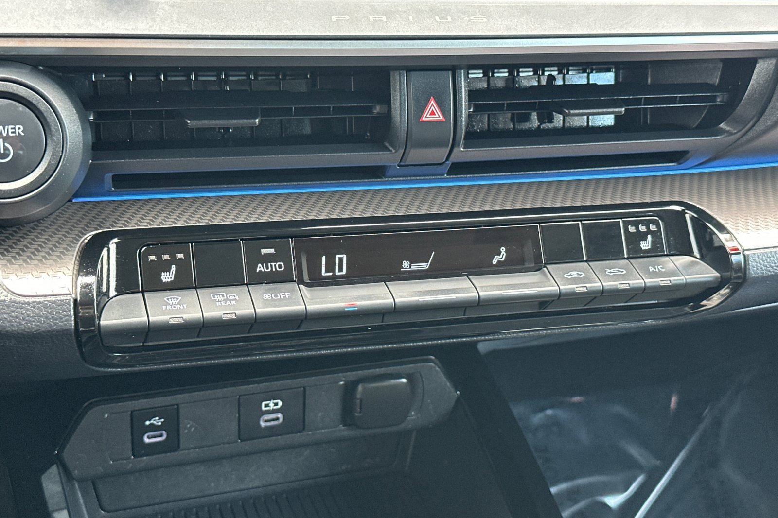 Used 2025 Toyota Prius XLE image 19