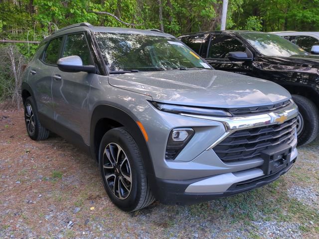 Used 2025 Chevrolet TrailBlazer LT AWD/4WD image 4