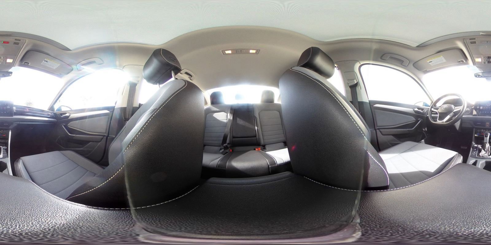 Used 2025 Volkswagen Jetta SE image 42