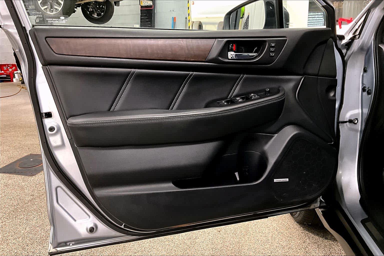 Used 2019 Subaru Outback 2.5i Limited AWD/4WD image 22