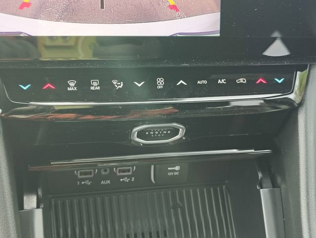 New 2026 Jeep Grand Cherokee Altitude image 24
