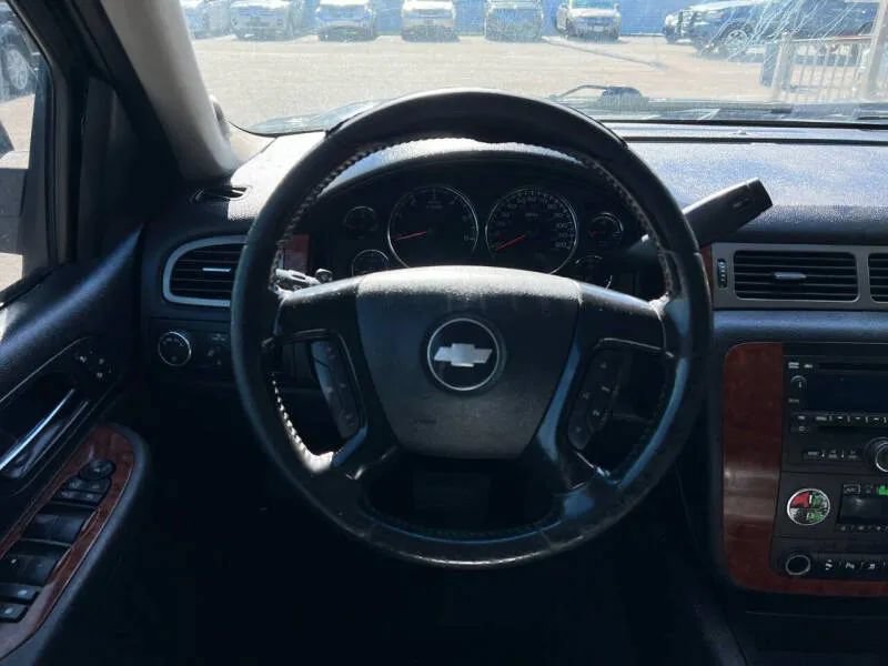 Used 2008 Chevrolet Suburban LT w/ LT Preferred Equipment Group RWD image 20