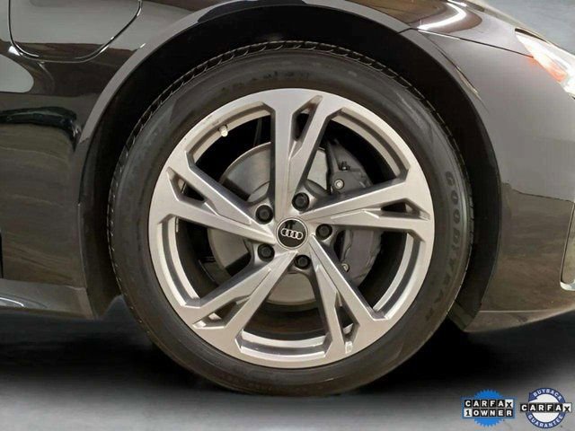 Used 2022 Audi e-tron GT Premium Plus image 98