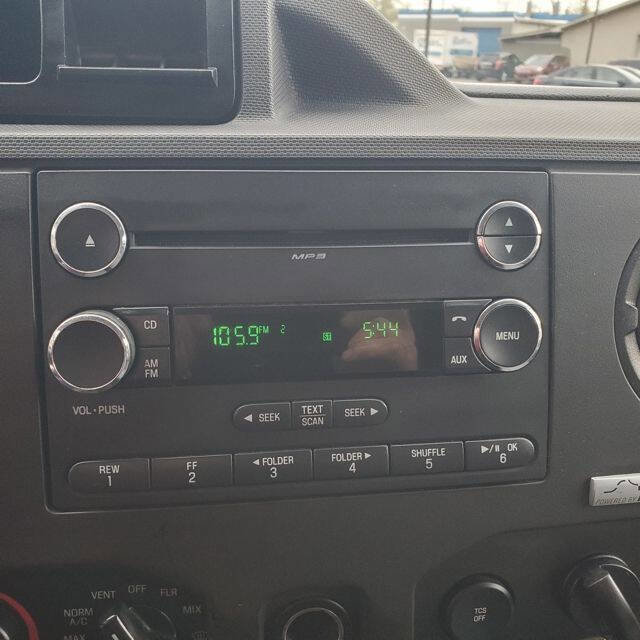 Used 2014 Ford E-150 and Econoline 150 Extended w/ Interior Upgrade Package image 26