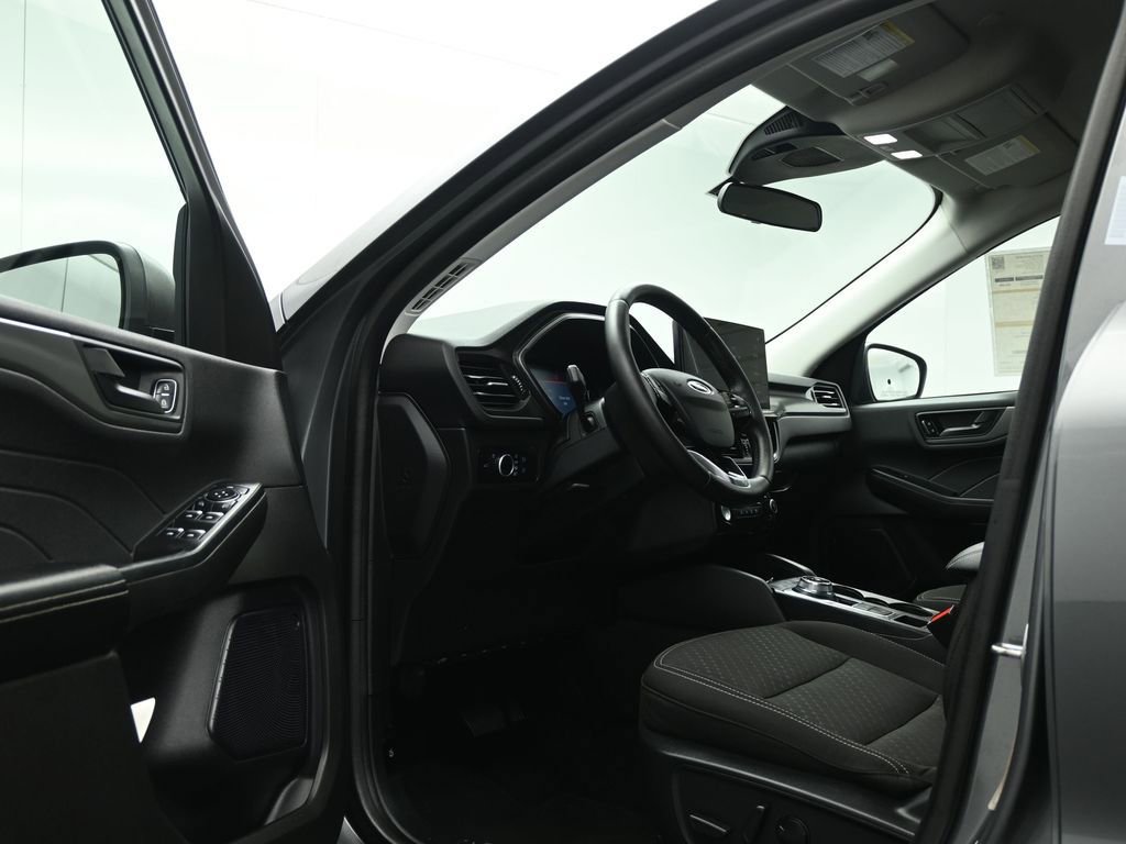 Certified 2024 Ford Escape Active w/ Tech Pack #1 image 9