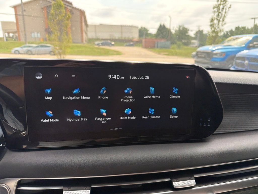 Used 2023 Hyundai Palisade Limited AWD/4WD image 26