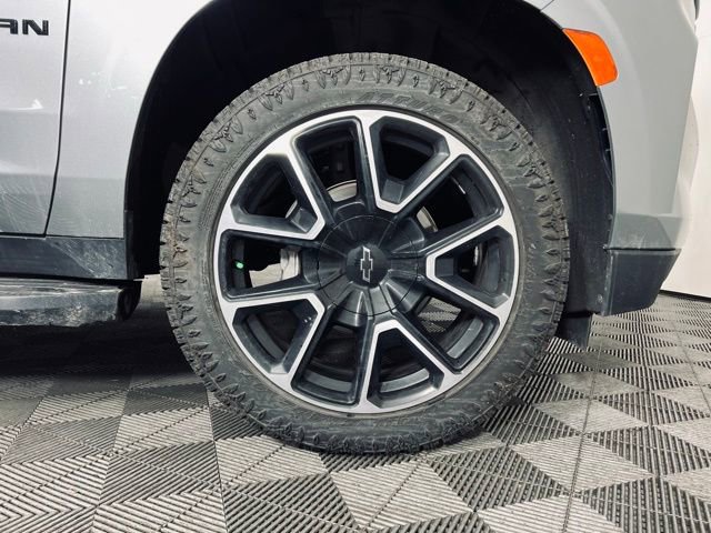 Used 2024 Chevrolet Suburban RST w/ Luxury Package image 6