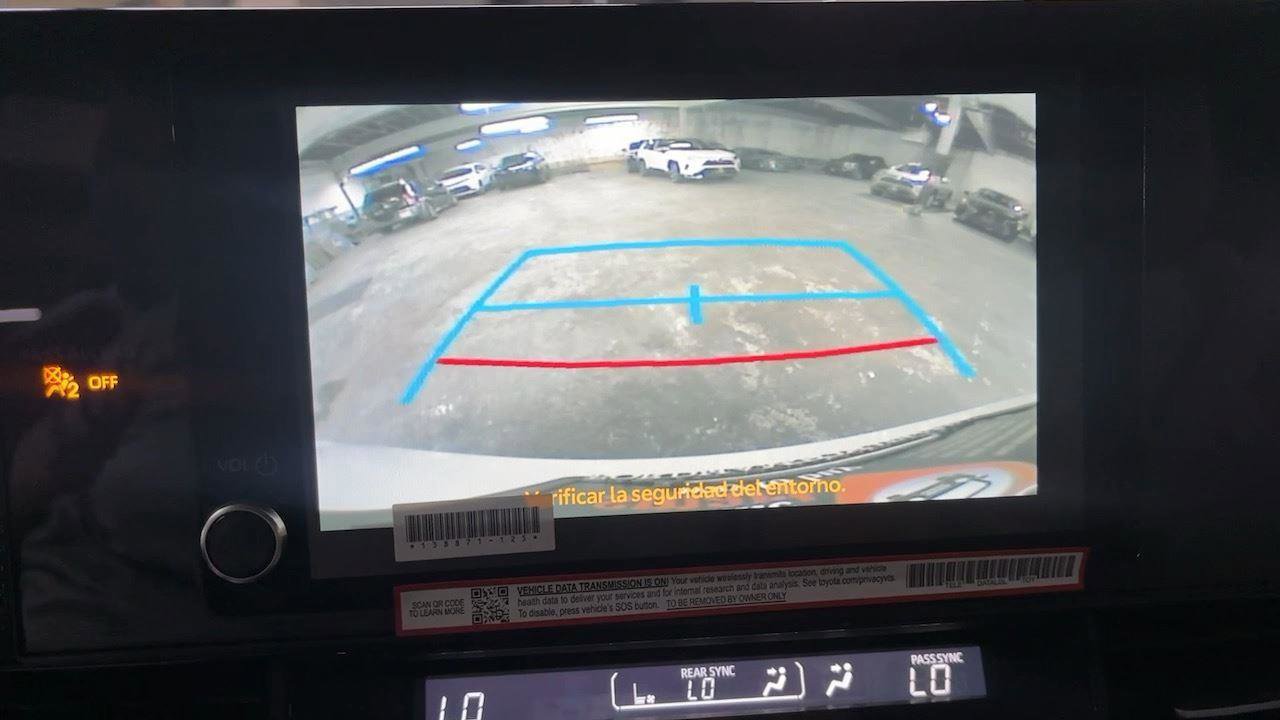 Used 2025 Toyota Sienna LE image 34