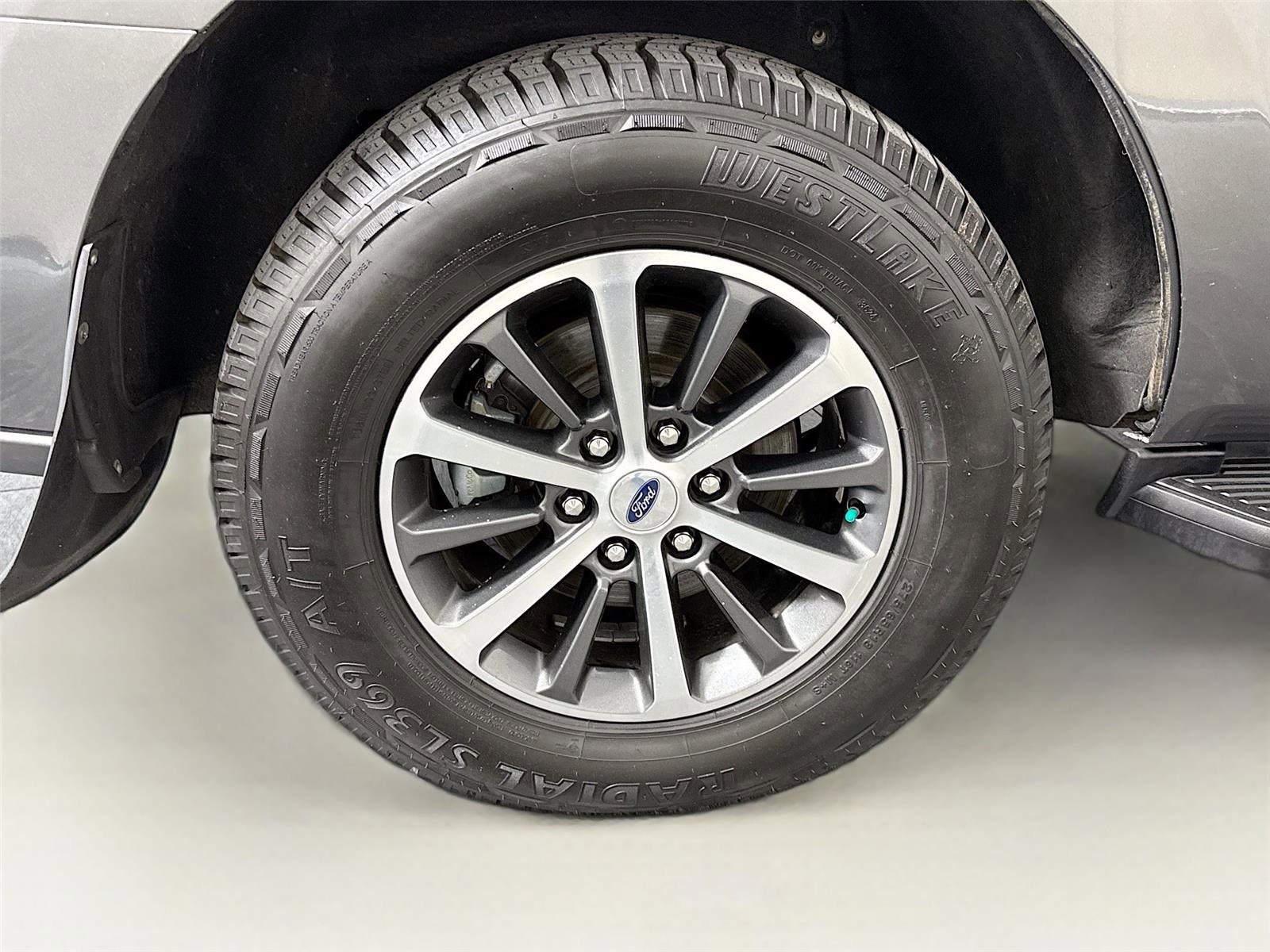 Used 2021 Ford Expedition XL image 31