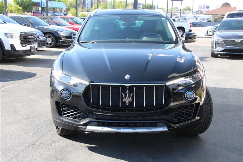 Used 2017 Maserati Levante w/ Luxury Package AWD/4WD image 3